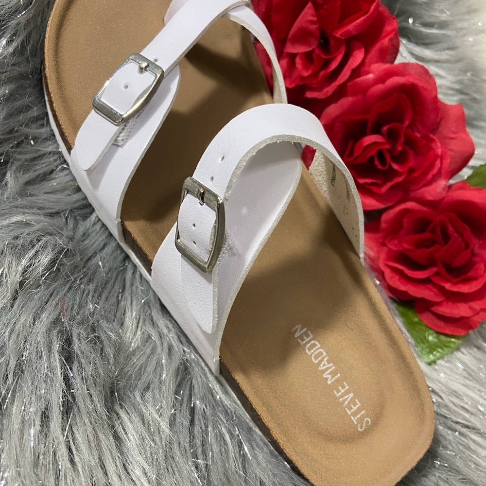 white sandals, flat size 3